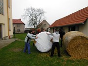 Stavíme sněhuláka s partnery,  rodiči a dětmi